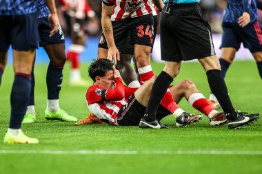 Sunderland 'dan Enzo Le Fe, 8 Kasım 2025' te İngiltere 'nin başkenti Sunderland' da oynanan Premier League maçında sakatlanarak yaralandı.  