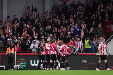 Brentford oyuncuları, 9 Kasım 2025 'te Londra' daki The Gtech Community Stadyumu 'nda oynanan Premier League karşılaşmasında Brentford - Newcastle United maçında 2-1 öne geçtiler. 
