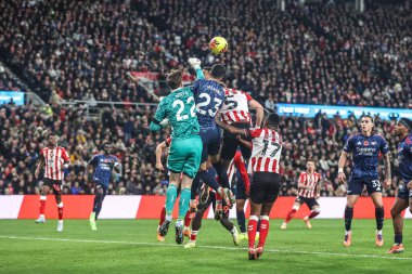 Sunderland 'dan Robin Roefs, 8 Kasım 2025' te Sunderland-Arsenal Stadyumu 'nda Premier League maçında topa vuruyor. 