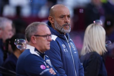 West Ham United 'ın Premier League maçında Nuno Espirito Santo teknik direktörü West Ham United, Burnley' e karşı Londra Stadyumu, İngiltere, 8 Kasım 2025 