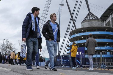 Manchester City, Etihad Stadyumu 'nda oynanan Premier League maçında Man City taraftarları sahaya çıkıyor. 