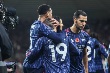 Arsenal 'den Leandro Trossard, 8 Kasım 2025' te İngiltere 'nin Sunderland-Arsenal stadyumunda oynanan Premier League maçında 1-2' lik galibiyet golünü kutluyor. 