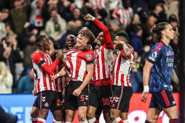 Sunderland 'dan Daniel Ballard, 8 Kasım 2025' te İngiltere 'nin Sunderland kentinde oynanan Premier League maçında Sunderland-Arsenal maçında 1-0 kazanma hedefini kutluyor. 