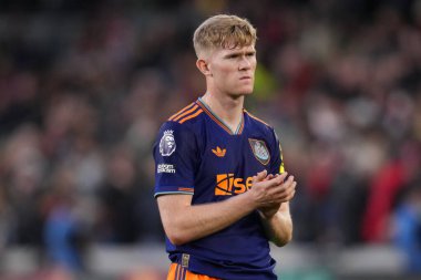 Lewis Hall of Newcastle United Premier League maçında Brentford - Newcastle United maçı sırasında 9 Kasım 2025 'te Londra' daki The Gtech Community Stadyumu 'nda 