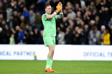 Everton 'dan Jordan Pickford, İngiltere' nin Liverpool şehrinde 8 Kasım 2025 'te oynanan Premier League maçında Everton ve Fulham arasındaki düdüğü kutluyor.  