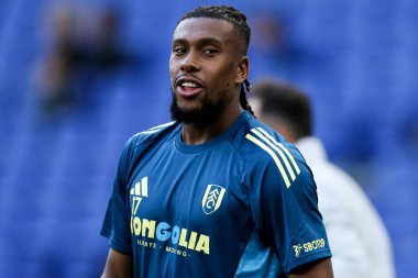 Fulham 'dan Alex Iwobi Premier Lig karşılaşması öncesinde ısınıyor. Everton, Fulham' a karşı Hill Dickinson Stadyumu, Liverpool, İngiltere, 8 Kasım 2025 