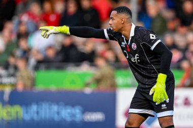 Crawley Town 'dan Jojo Wollacott 8 Kasım 2025' te Crawley Town, Fleetwood Town 'a karşı The People' s Emeklilik Stadyumu 'nda oynanan maçta 