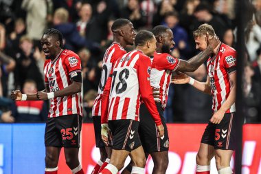 Sunderland 'dan Daniel Ballard, 8 Kasım 2025' te İngiltere 'nin Sunderland kentinde oynanan Premier League maçında Sunderland-Arsenal maçında 1-0 kazanma hedefini kutluyor. 
