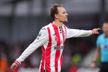 Brentford 'dan Mikkel Damsgaard Premier League maçında Brentford Newcastle United' a karşı Gtech Community Stadyumu, Londra, 9 Kasım 2025 