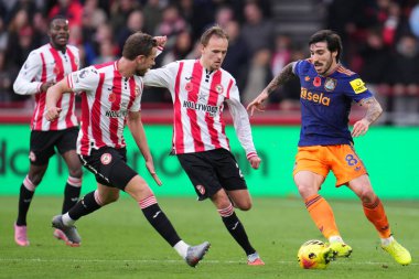Newcastle United takımından Sandro Tonali Premier League maçında Brentford Newcastle United 'a karşı Gtech Community Stadyumu, Londra, Birleşik Krallık, 9 Kasım 2025 