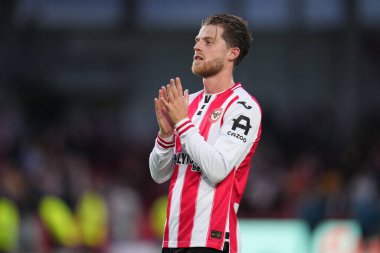 Brentford 'dan Mathias Jensen Premier League maçında Brentford Newcastle United' a karşı Gtech Community Stadyumu, Londra, 9 Kasım 2025 