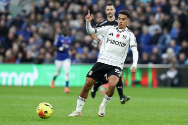 Joshua King Fulham Premier Lig maçında ayaklarının dibinde topla Everton Fulham 'a karşı Hill Dickinson Stadyumu, Liverpool, Birleşik Krallık, 8 Kasım 2025 