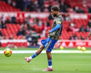 Leeds United takımının Jayden Bogle 'ı Premier League maçında Nottingham Forest, Leeds United' a karşı 9 Kasım 2025 'te City Ground, Nottingham, İngiltere' de oynanan maçta ısınma turunda... 
