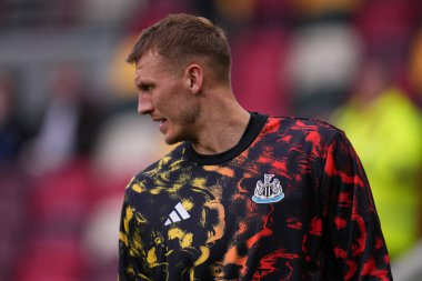 Newcastle United 'dan Dan Burn Premier League karşılaşması öncesinde Brentford - Newcastle United Gtech Community Stadyumu, Londra, İngiltere, 9 Kasım 2025 