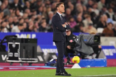 West Ham Premier Lig karşılaşmasında Burnley 'nin Scott Parker teknik direktörü West Ham United ile Burnley maçında 8 Kasım 2025' te Londra 'daki Londra Stadyumu' nda üçüncü oldu. 