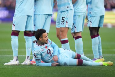 Burnley 'den Quilndschy Hartman Premier League maçında West Ham United, Burnley' e karşı Londra Stadyumu, Londra, İngiltere, 8 Kasım 2025 
