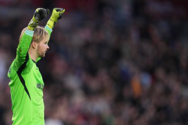 Brentford 'lu Caoimhn Kelleher, 9 Kasım 2025' te Londra 'daki Gtech Community Stadyumu' nda oynanan Premier League karşılaşmasında kazandığı zaferi kutluyor. 