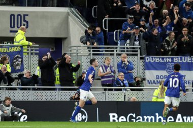 Everton 'dan Michael Keane Premier Lig maçında Everton Fulham' a karşı 8 Kasım 2025 'te Liverpool' daki Hill Dickinson Stadyumu 'nda 2-0' lık galibiyeti kutluyor. 