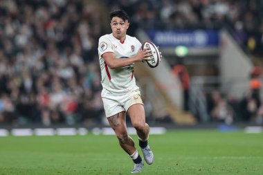 İngiltere 'den Marcus Smith, Quilter Nations Serisi 2025 maçında İngiltere, Fiji' ye karşı Allianz Stadyumu, Twickenham, Birleşik Krallık, 8 Kasım 2025