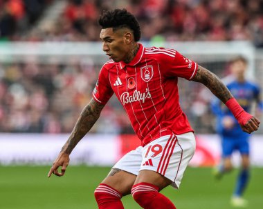 Nottingham Ormanı 'ndan Igor İsa Premier Lig maçı sırasında Nottingham Forest, Leeds United' a karşı 9 Kasım 2025 'te Nottingham, İngiltere' de City Ground 'da oynandı. 