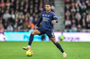 Gabriel of Arsenal Premier League maçı sırasında Sunderland Arsenal 'e karşı Stadium Of Light, Sunderland, İngiltere, 8 Kasım 2025 
