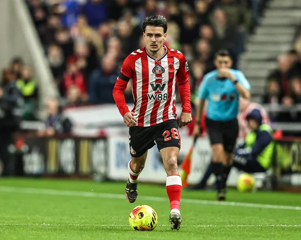 Sunderland 'dan Enzo Le Fe Premier League maçında Sunderland, Sunderland' a karşı Arsenal Stadyumu, Sunderland, Birleşik Krallık, 8 Kasım 2025 