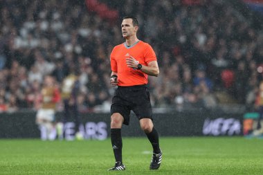 Hakem Ivan Kruzliak, FIFA Dünya Kupası elemelerinde 9. Rauntta İngiltere Sırbistan 'a karşı Wembley Stadyumu, Londra, İngiltere, 13 Kasım 2025