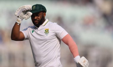 Güney Afrikalı Teamba Bavuma (Kaptan) IDFC First Bank Test Maçı 'nda Hindistan Güney Afrika' ya karşı Eden Gardens, Kolkata, Hindistan, 14 Kasım 2025