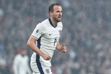 FIFA Dünya Kupası elemeleri sırasında İngiltere 'nin Sırbistan' a karşı Wembley Stadyumu 'nda oynadığı 9. Maç sırasında İngiltere' den Harry Kane, 13 Kasım 2025