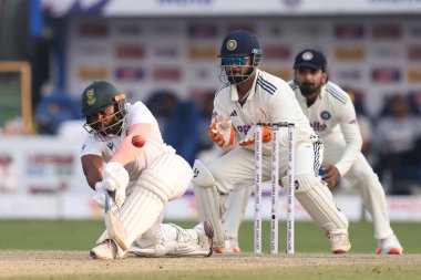 Güney Afrikalı Teamba Bavuma (Kaptan) IDFC Birinci Banka Test Günü 2. Hindistan, Güney Afrika 'ya karşı Cennet Bahçeleri, Kolkata, Hindistan, 15 Kasım 2025  