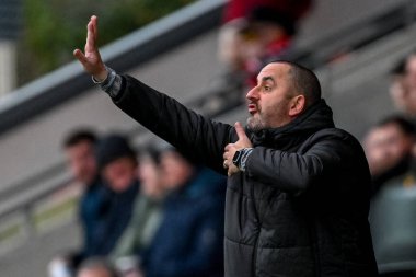 Fleetwood Town 'un müdür yardımcısı Adam Temple, Sky Bet 2 maçında Fleetwood Town' a karşı Highbury Stadyumu, Fleetwood, Birleşik Krallık, 15 Kasım 2025  