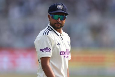 Hindistan 'dan Kuldeep Yadav IDFC Birinci Banka Test Günü 2. Hindistan, Güney Afrika' ya karşı Cennet Bahçeleri, Kolkata, Hindistan, 15 Kasım 2025 