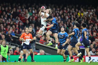 Galler 'den Blair Murray, 15 Kasım 2025 tarihinde İngiltere' nin Cardiff kentindeki Principality Stadyumu 'nda oynanan Galler - Japonya maçı sırasında topu yakalıyor. 