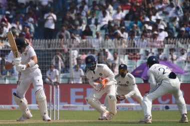 Wiaan Mulder, 14 Kasım 2025 'te Eden Gardens' ta Hindistan ve Güney Afrika arasında oynanan ilk test maçında bir atış yaptı.  
