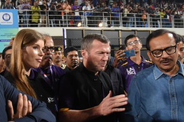 Alman Dünya Kupası 'nı kazanan takımın eski kaptanı Lothar Matthaus, Kolkata' daki Vivekananda Yuba Bharati Hokey Stadyumu 'nda Ordu XI ve Hint Hava Kuvvetleri XI.  