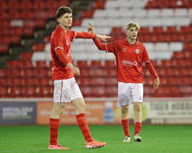 Barnsley FC U18 'den Joe Devaney ve Noah Saunders 17 Kasım 2025' te Oakwell, Barnsley, İngiltere 'de oynanan FA Youth Cup U18 raundunda Barnsley - Mansfield Town maçında puan aldı. 