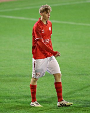 Barnsley FC U18 'den Noah Saunders 17 Kasım 2025' te İngiltere 'nin Barnsley kentinde oynanan FA Gençlik Kupası U18' ler 2. tur karşılaşmasında Barnsley ile Mansfield Town karşı karşıya geldi. 