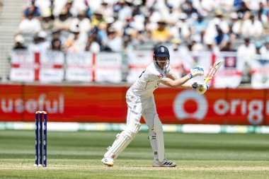 İngiltere 'den Harry Brook, 20 Kasım 2025' te Avustralya 'nın Optus Stadyumu' nda oynanan NRMA Sigorta Külleri 1. 