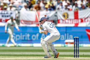 İngiltere 'den Harry Brook, 20 Kasım 2025' te Avustralya 'nın Optus Stadyumu' nda oynanan 1. 