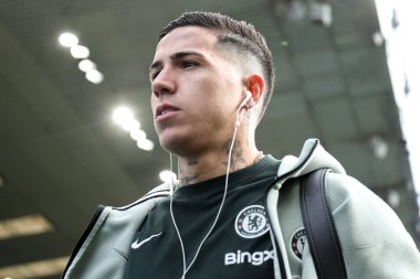 Chelsea 'den Enzo Fernandez, 22 Kasım 2025' te İngiltere 'nin Burnley kentindeki Turf Moor' da oynanan Premier League karşılaşması öncesinde stadyuma geldi.