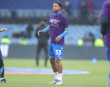 Sheffield 'li Yisa Alao, 23 Kasım 2025' te Sheffield United 'a karşı oynanan, Sheffield Çarşamba günkü maç öncesi ısınma maçında Sheffield United' a karşı.