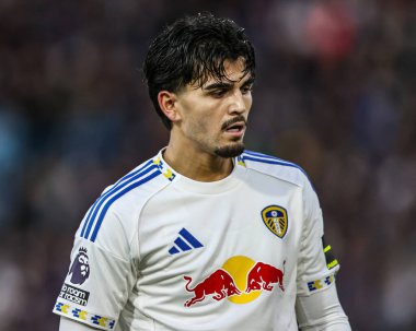 Leeds United takımından Pascal Struijk, Leeds United ile Aston Villa maçında 23 Kasım 2025 'te Elland Road, Leeds' te karşılaştı.