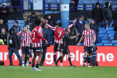 Sheffield United takımından Thomas Cannon, Sheffield United 'ın 23 Kasım 2025' te Hillsborough, Sheffield United 'a karşı oynadığı Gökyüzü İddia Şampiyonası maçında 0-3' lük galibiyetini kutluyor.