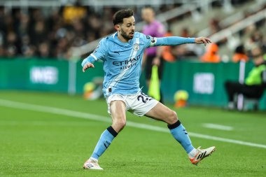 Manchester City 'den Bernardo Silva Premier Lig maçı sırasında Newcastle United, Manchester City' ye karşı St. James 's Park, Newcastle, 21 Kasım 2025
