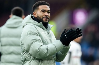 Chelsea 'den Reece James, 22 Kasım 2025' te İngiltere 'nin Burnley kentindeki Turf Moor' da oynanan Premier League karşılaşmasında kazandığı 0-2 'lik galibiyeti kutladı.