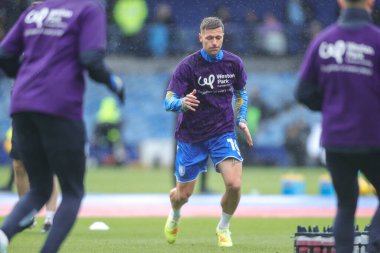 Sheffield 'lı Liam Cooper, 23 Kasım 2025' te Sheffield United 'a karşı oynanan, Sheffield United maçında, maç öncesi ısınma maçında Sheffield United' a karşı.