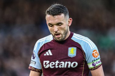 Aston Villa takımından JohnMcGinn Premier Lig karşılaşmasında Leeds United ile Aston Villa arasında 23 Kasım 2025 'te Elland Road, Leeds, İngiltere