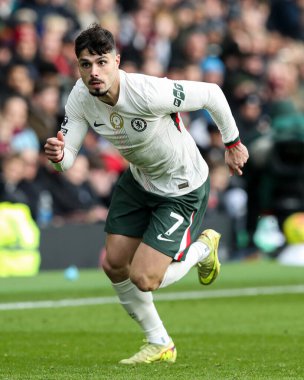 Chelsea 'den Pedro Neto Premier Lig maçında topu ayaklarının dibine aldı Burnley Chelsea' ye karşı Turf Moor, Burnley, İngiltere, 22 Kasım 2025