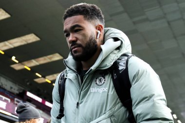 Chelsea 'den Reece James Premier Lig karşılaşması öncesinde stadyuma geliyor Burnley Chelsea' ye karşı Turf Moor, Burnley, İngiltere, 22 Kasım 2025