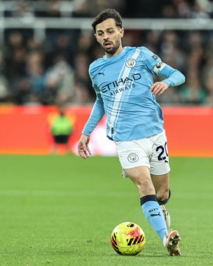 Manchester City 'den Bernardo Silva Premier Lig maçı sırasında Newcastle United, Manchester City' ye karşı St. James 's Park, Newcastle, 21 Kasım 2025